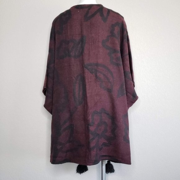 Cleobella Sevigny Leaf Shawl in Bordeaux & Black - Picture 5 of 10
